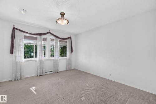8816 131A Avenue Nw, Edmonton, AB 