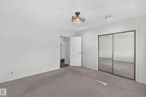 8816 131A Avenue Nw, Edmonton, AB 