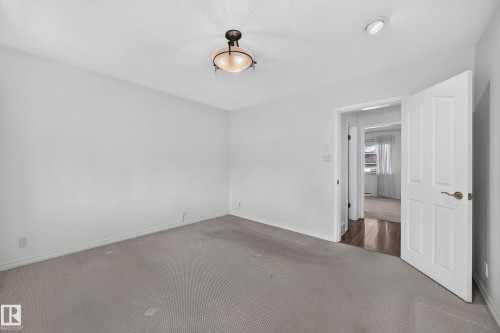 8816 131A Avenue Nw, Edmonton, AB 