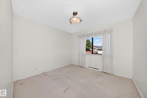8816 131A Avenue Nw, Edmonton, AB 