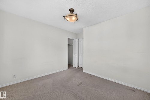 8816 131A Avenue Nw, Edmonton, AB 