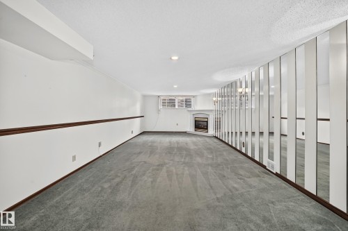 8816 131A Avenue Nw, Edmonton, AB 