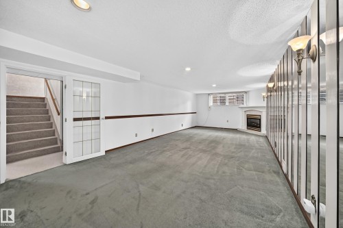 8816 131A Avenue Nw, Edmonton, AB 