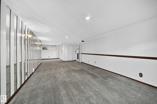 8816 131A Avenue Nw, Edmonton, AB 