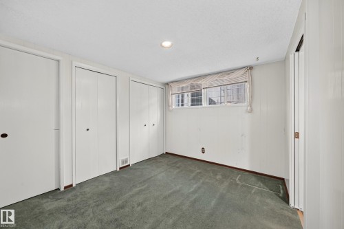 8816 131A Avenue Nw, Edmonton, AB 