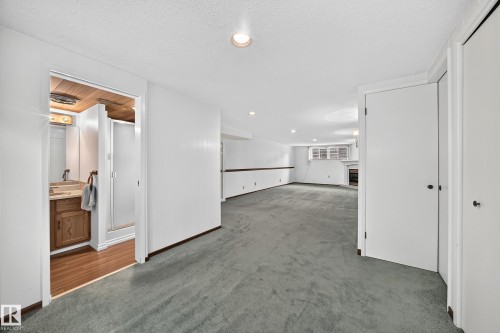 8816 131A Avenue Nw, Edmonton, AB 