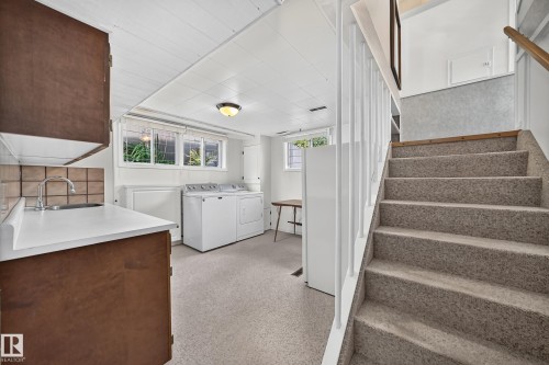 8816 131A Avenue Nw, Edmonton, AB 