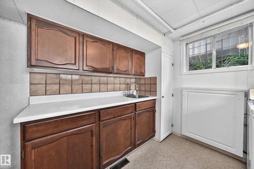 8816 131A Avenue Nw, Edmonton, AB 