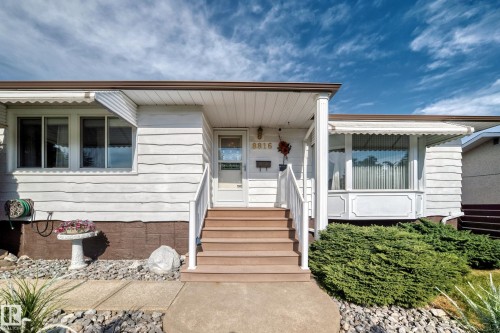 8816 131A Avenue Nw, Edmonton, AB 