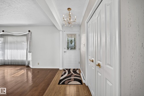 8816 131A Avenue Nw, Edmonton, AB 
