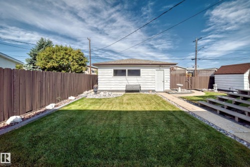 8816 131A Avenue Nw, Edmonton, AB 
