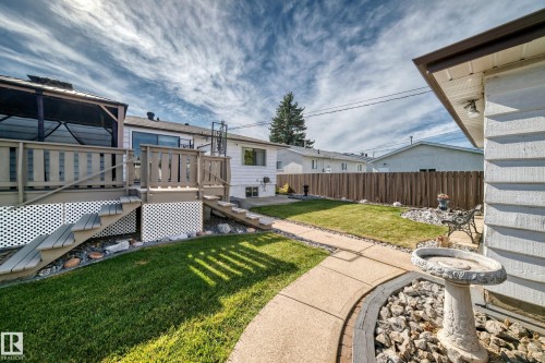 8816 131A Avenue Nw, Edmonton, AB 