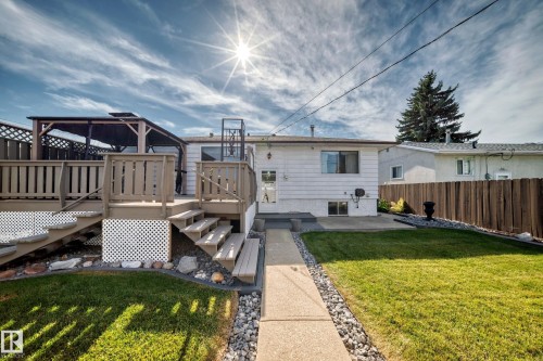 8816 131A Avenue Nw, Edmonton, AB 