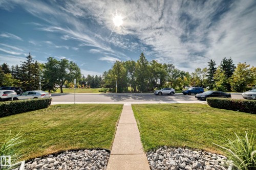 8816 131A Avenue Nw, Edmonton, AB 