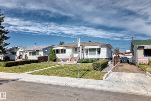 8816 131A Avenue Nw, Edmonton, AB 