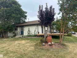 2104 145 Avenue NW  Edmonton, AB T5Y 1T9