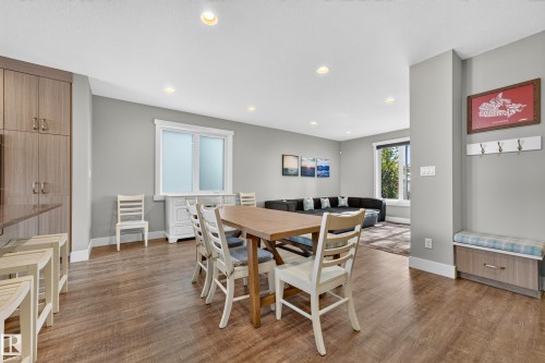 8922 77 Avenue Nw, Edmonton, AB 