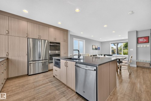 8922 77 Avenue Nw, Edmonton, AB 