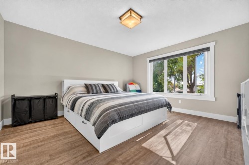 8922 77 Avenue Nw, Edmonton, AB 