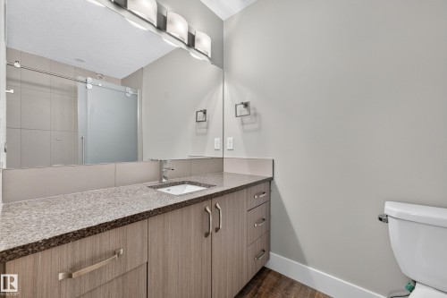 8922 77 Avenue Nw, Edmonton, AB 