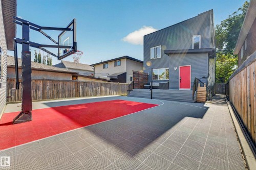 8922 77 Avenue Nw, Edmonton, AB 