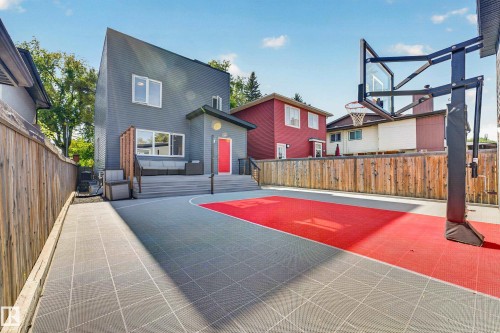 8922 77 Avenue Nw, Edmonton, AB 