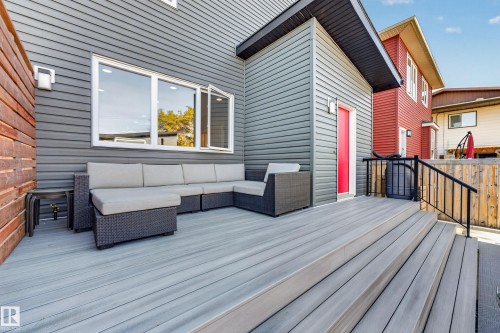 8922 77 Avenue Nw, Edmonton, AB 