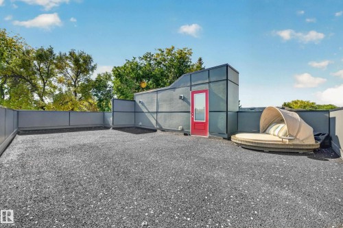 8922 77 Avenue Nw, Edmonton, AB 