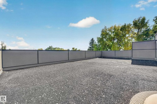 8922 77 Avenue Nw, Edmonton, AB 