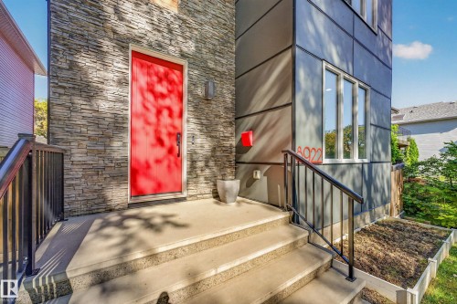 8922 77 Avenue Nw, Edmonton, AB 