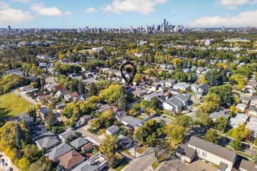 8922 77 Avenue Nw, Edmonton, AB 