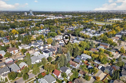 8922 77 Avenue Nw, Edmonton, AB 