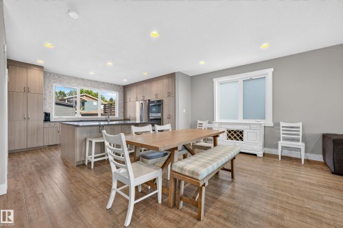 8922 77 Avenue Nw, Edmonton, AB 