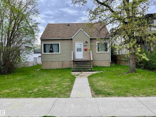 12027 124 Street NW  Edmonton, AB T5L 0M8