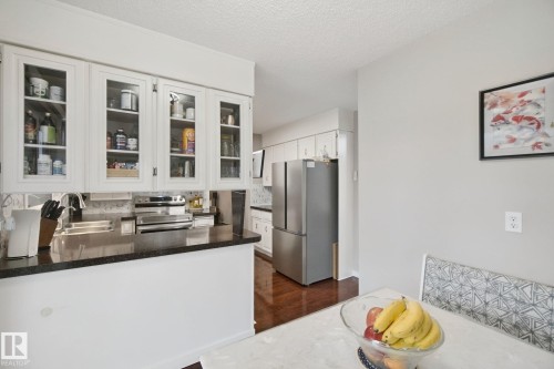 18525 86A Avenue Nw, Edmonton, AB 
