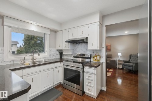 18525 86A Avenue Nw, Edmonton, AB 