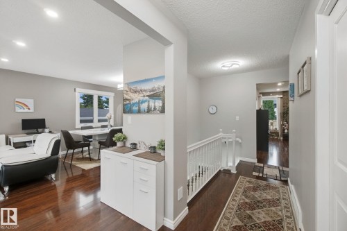 18525 86A Avenue Nw, Edmonton, AB 