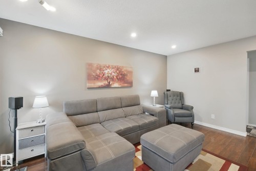 18525 86A Avenue Nw, Edmonton, AB 