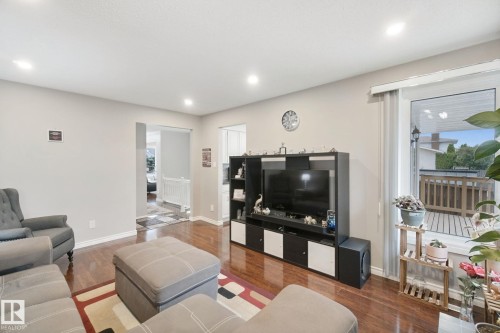 18525 86A Avenue Nw, Edmonton, AB 