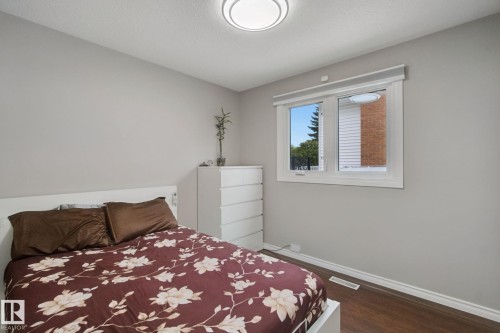 18525 86A Avenue Nw, Edmonton, AB 