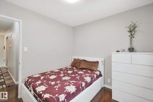 18525 86A Avenue Nw, Edmonton, AB 