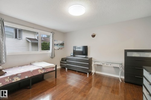 18525 86A Avenue Nw, Edmonton, AB 