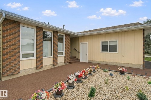 18525 86A Avenue Nw, Edmonton, AB 