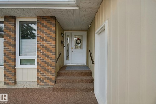 18525 86A Avenue Nw, Edmonton, AB 