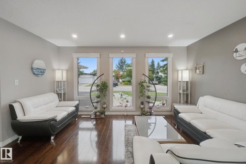 18525 86A Avenue Nw, Edmonton, AB 