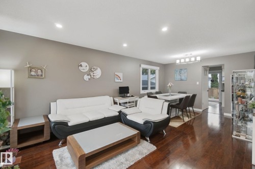 18525 86A Avenue Nw, Edmonton, AB 