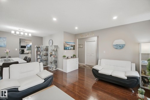 18525 86A Avenue Nw, Edmonton, AB 
