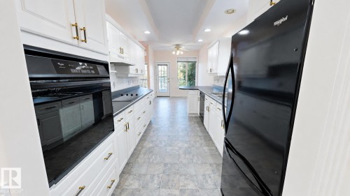 #323 Ravine Villas, Leduc, AB 
