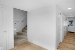 #11 150 Cashman CR SW  Edmonton, AB T6W 2P6