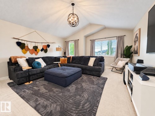 8431 Sloane Crescent Nw, Edmonton, AB 
